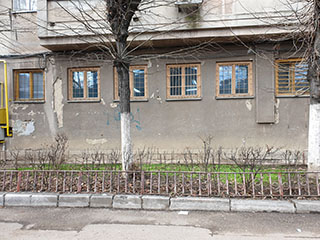 Avarii cutremur, bloc pe strada Grivitei, Ploiesti